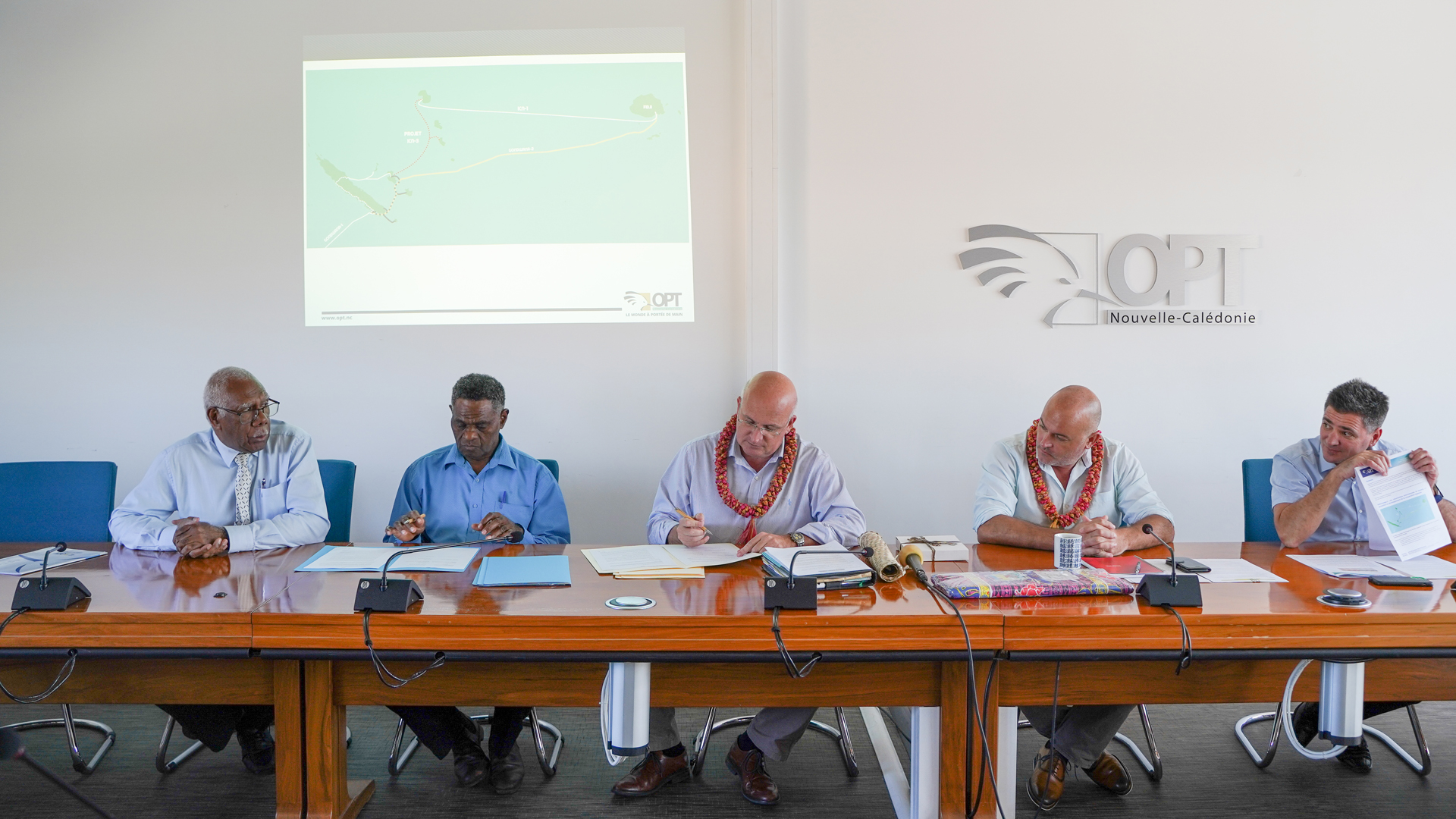 Signature MOU pour le projet de câble sous-marin entre la Nouvelle-Calédonie et le Vanuatu